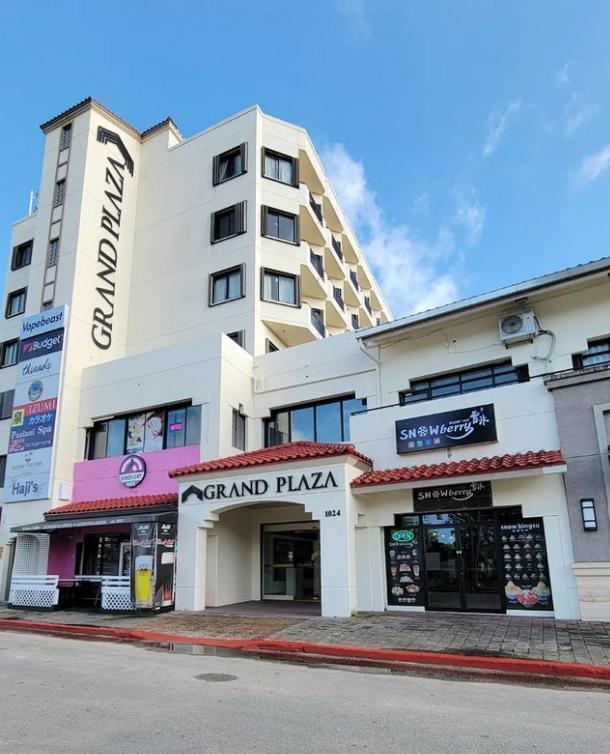 טומון Grand Plaza Hotel מראה חיצוני תמונה
