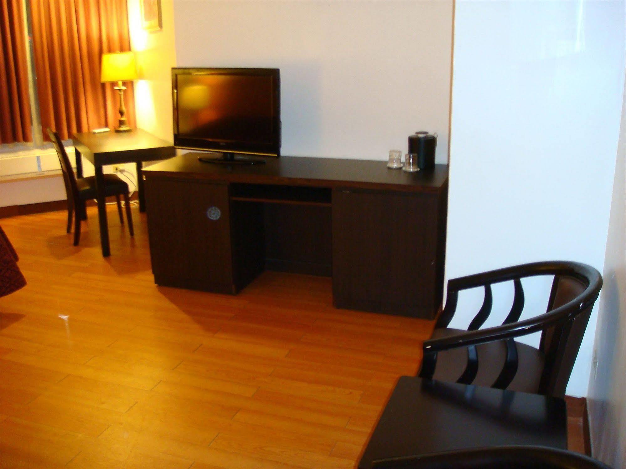 טומון Grand Plaza Hotel מראה חיצוני תמונה