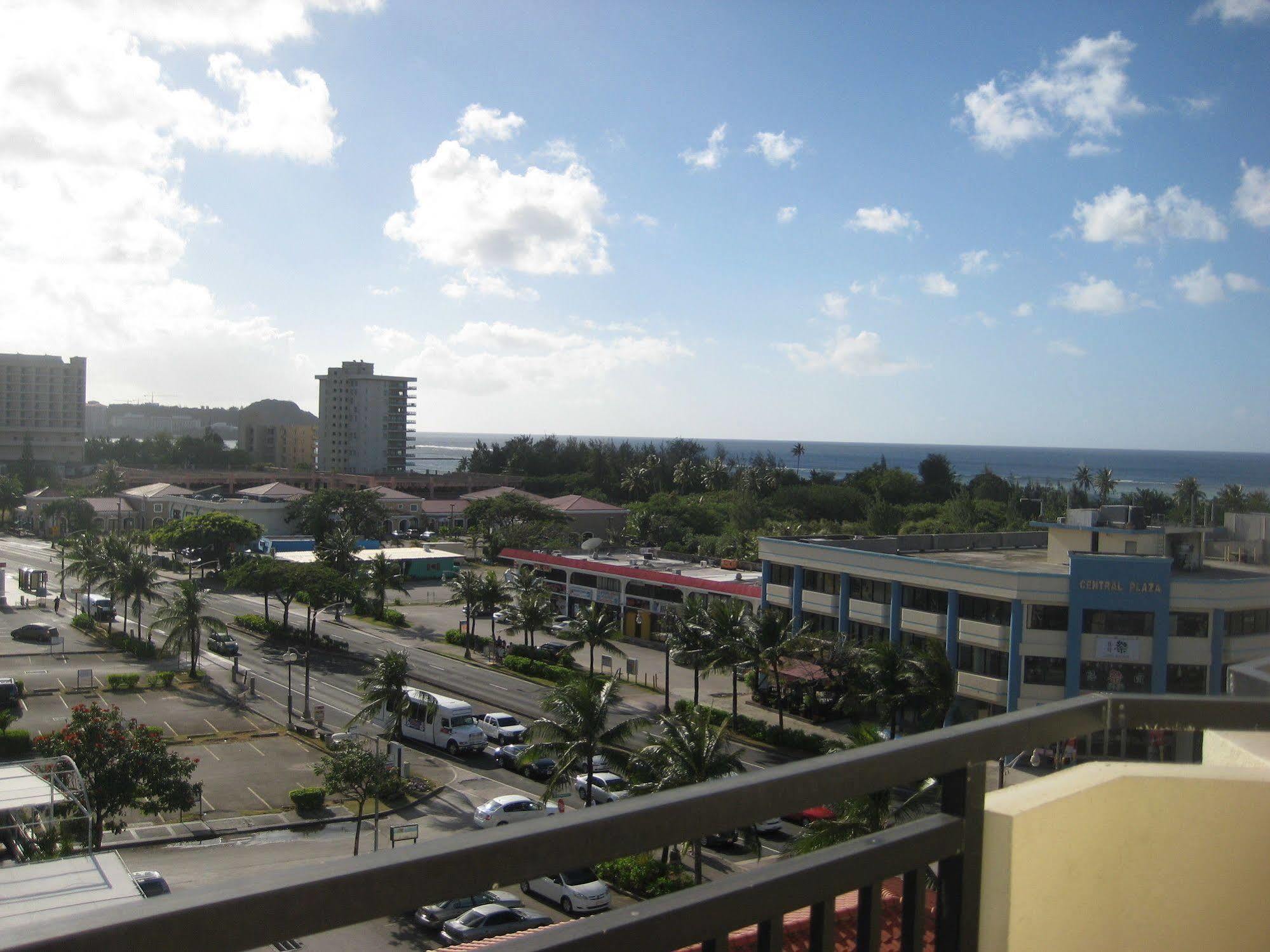 טומון Grand Plaza Hotel מראה חיצוני תמונה