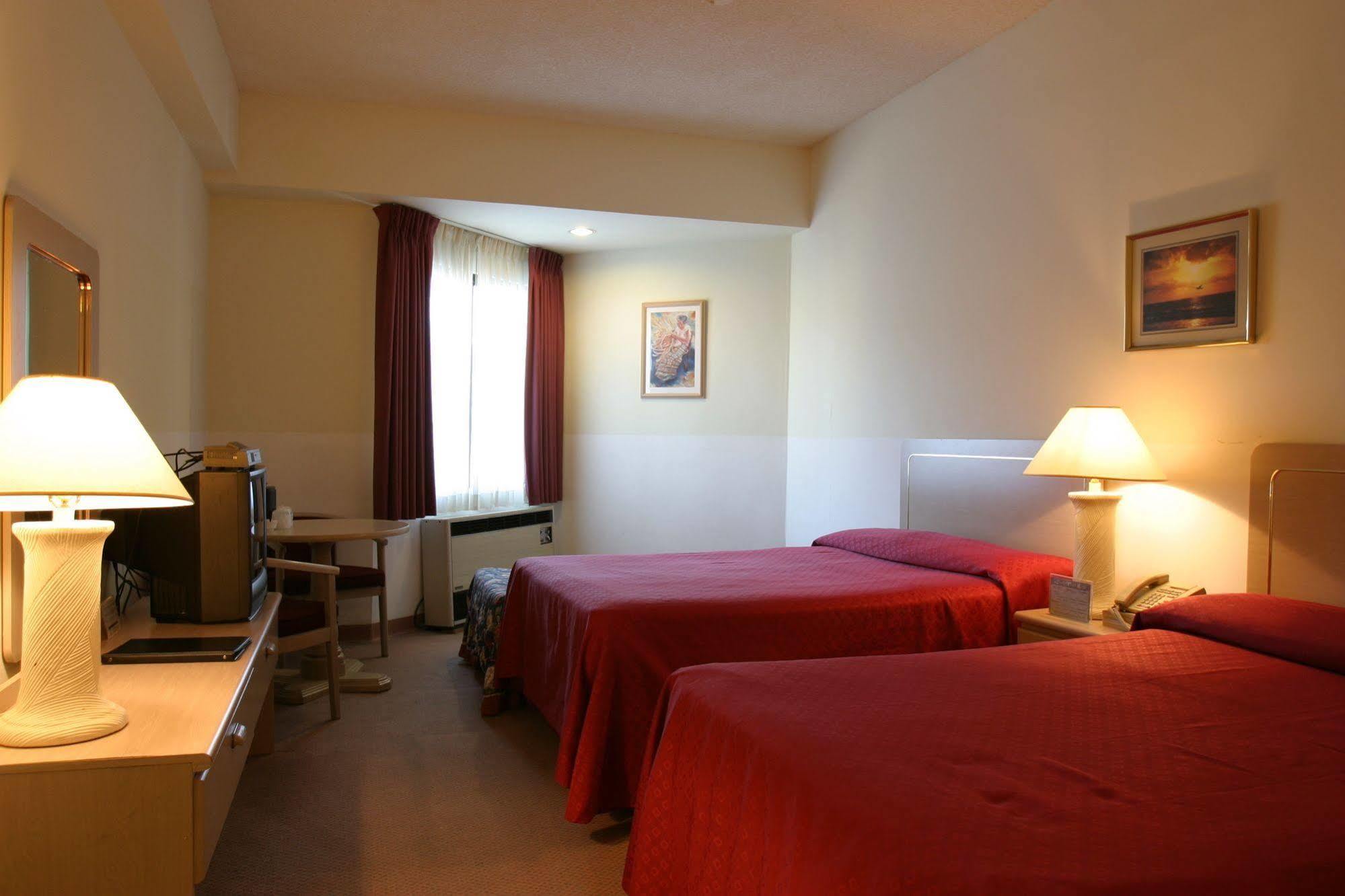 טומון Grand Plaza Hotel מראה חיצוני תמונה