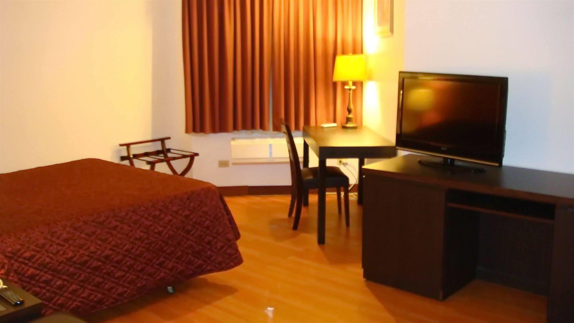 טומון Grand Plaza Hotel מראה חיצוני תמונה