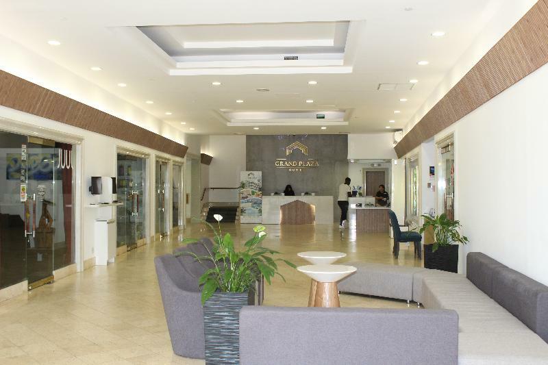 טומון Grand Plaza Hotel מראה חיצוני תמונה