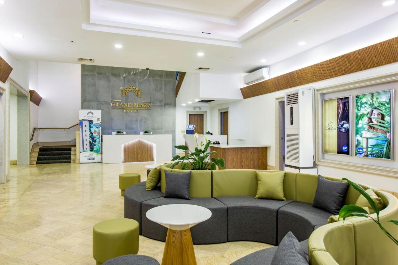 טומון Grand Plaza Hotel מראה חיצוני תמונה